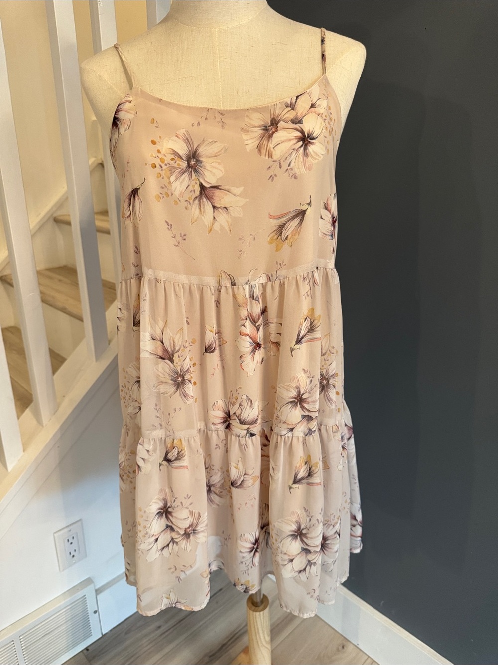 Baby Doll Dress. Minimalist Floral pattern. Size Medium